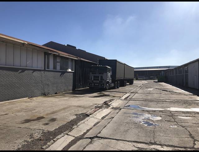 422M² WAREHOUSE TO LET IN EPPING INDUSTRIAL